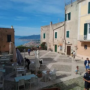 https://piccola-bomboniera-sul-mare.hotelitalianriviera.com
